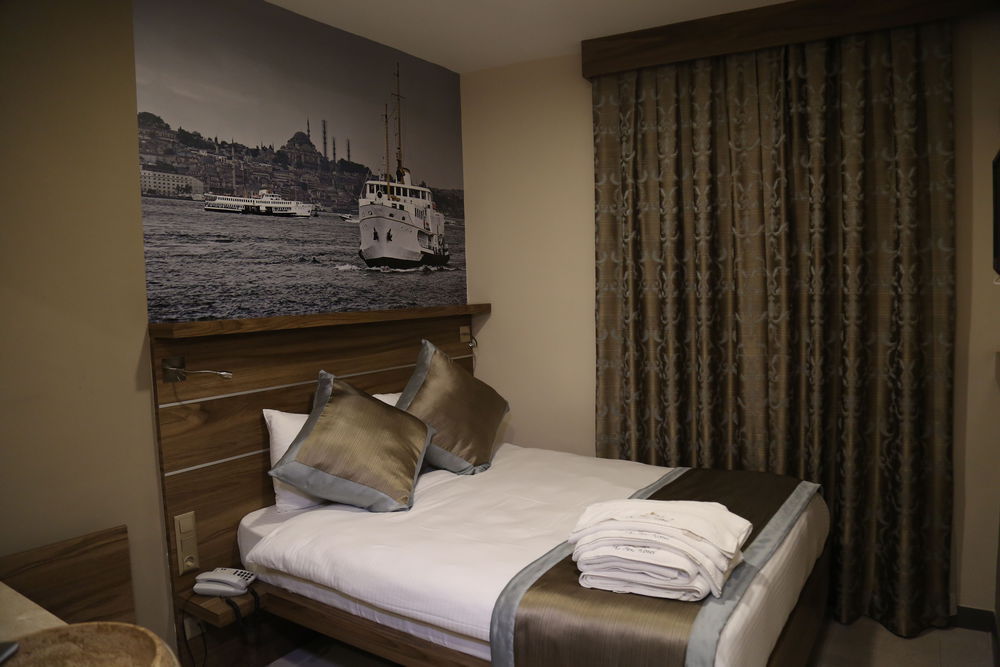 The Pera Hotel Istanbul Bilik gambar